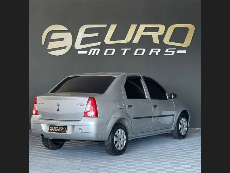 RENAULT - LOGAN - 2008/2009 - Prata - R$ 22.900,00