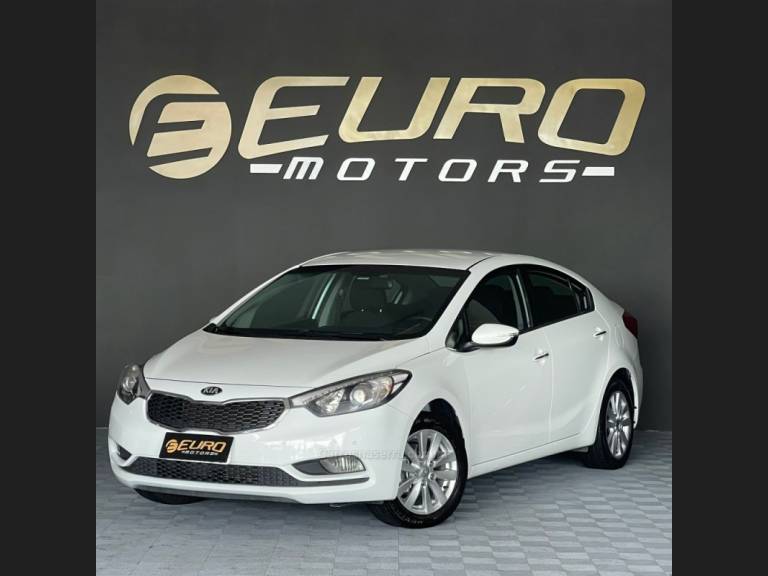 KIA MOTORS - CERATO - 2014/2014 - Branca - R$ 68.900,00