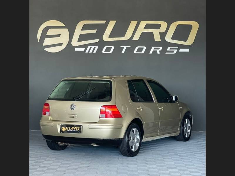VOLKSWAGEN - GOLF - 2001/2001 - Dourada - Sob Consulta