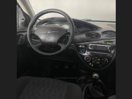 FORD - FOCUS - 2006/2007 - Prata - R$ 25.900,00