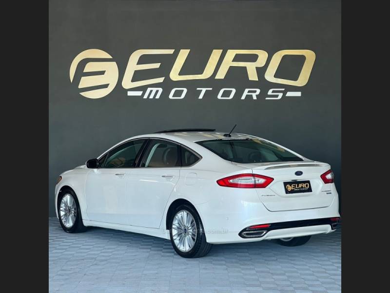 FORD - FUSION - 2013/2014 - Branca - R$ 84.900,00