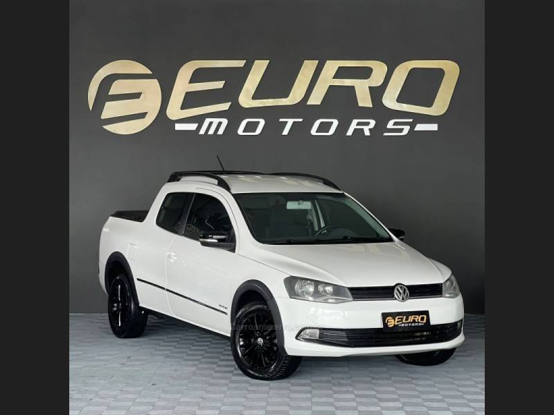 VOLKSWAGEN - SAVEIRO - 2014/2015 - Branca - R$ 69.900,00