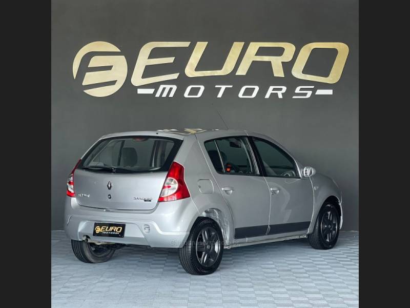 RENAULT - SANDERO - 2009/2009 - Prata - R$ 32.900,00