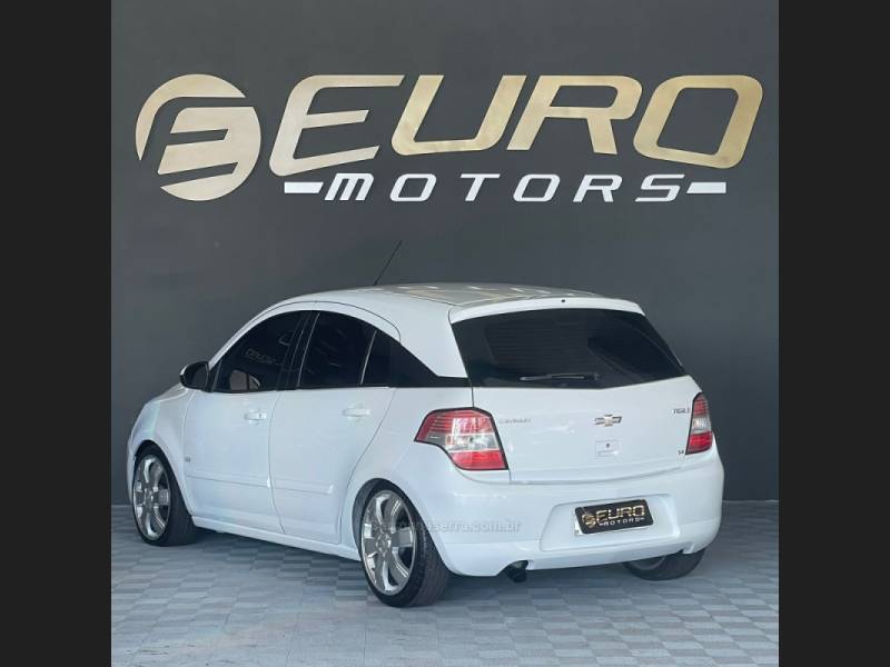 CHEVROLET - AGILE - 2011/2012 - Branca - R$ 39.900,00