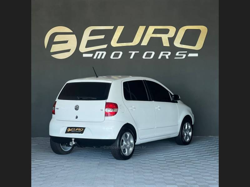 VOLKSWAGEN - FOX - 2007/2008 - Branca - R$ 33.900,00