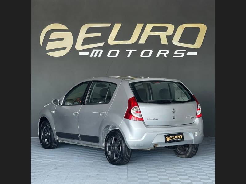 RENAULT - SANDERO - 2009/2009 - Prata - R$ 32.900,00