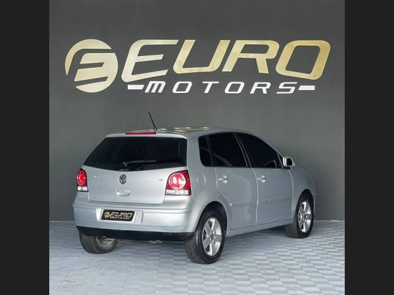 VOLKSWAGEN - POLO - 2011/2011 - Prata - R$ 38.900,00