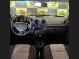 FORD - FIESTA - 2008/2009 - Vermelha - R$ 27.900,00
