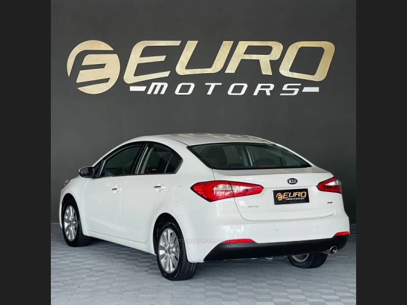 KIA MOTORS - CERATO - 2014/2014 - Branca - R$ 68.900,00