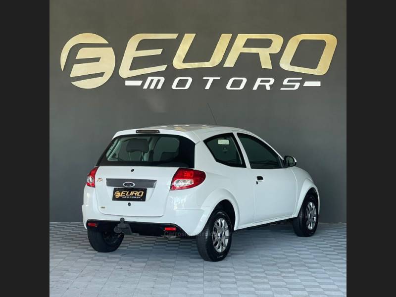 FORD - KA - 2011/2012 - Branca - R$ 25.900,00
