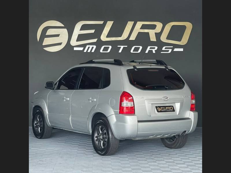 HYUNDAI - TUCSON - 2010/2011 - Prata - R$ 43.900,00