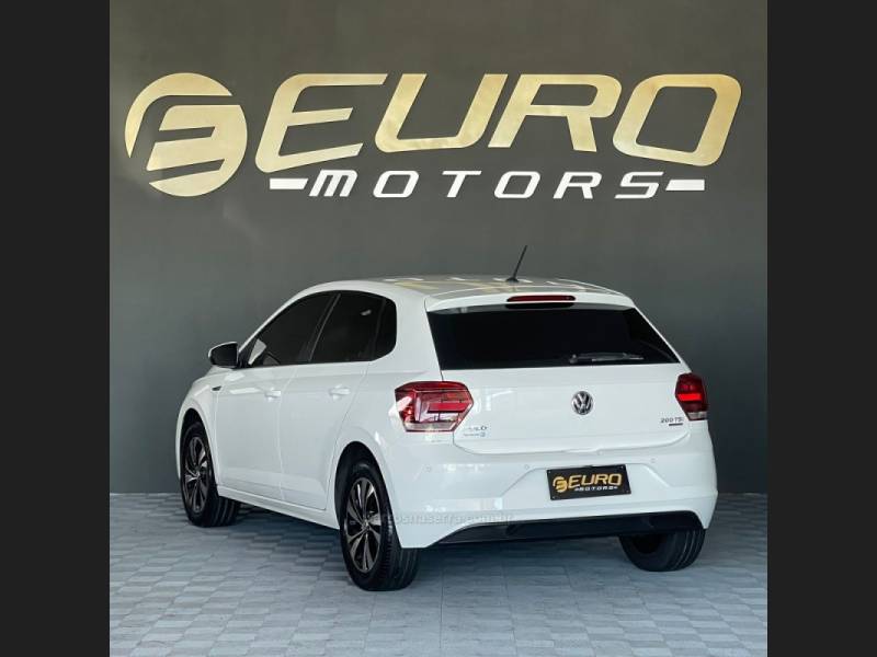 VOLKSWAGEN - POLO - 2018/2019 - Branca - R$ 82.900,00