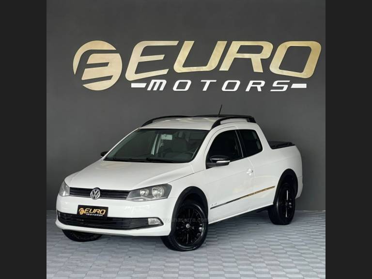 VOLKSWAGEN - SAVEIRO - 2014/2015 - Branca - R$ 69.900,00