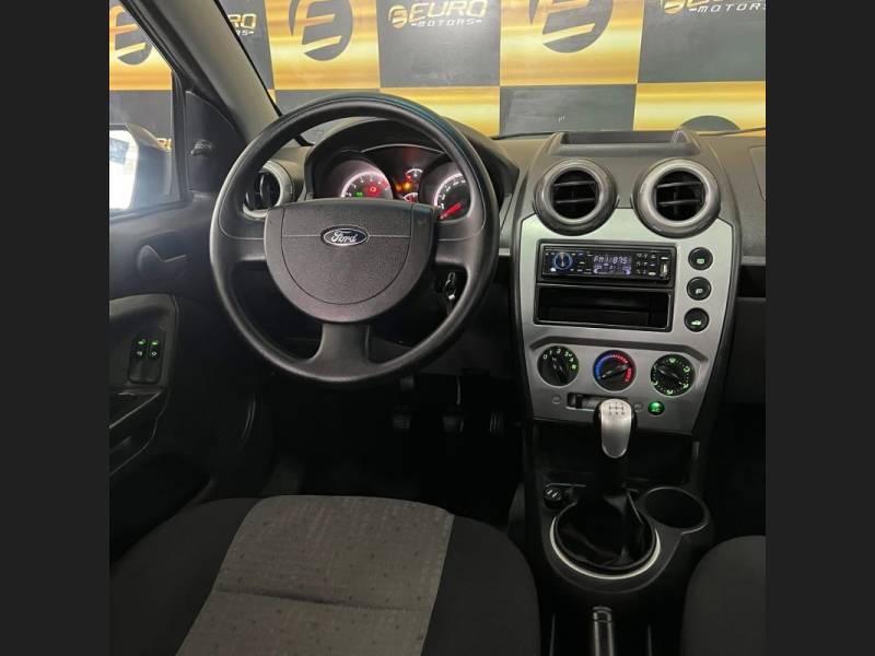 FORD - FIESTA - 2013/2013 - Branca - R$ 34.900,00