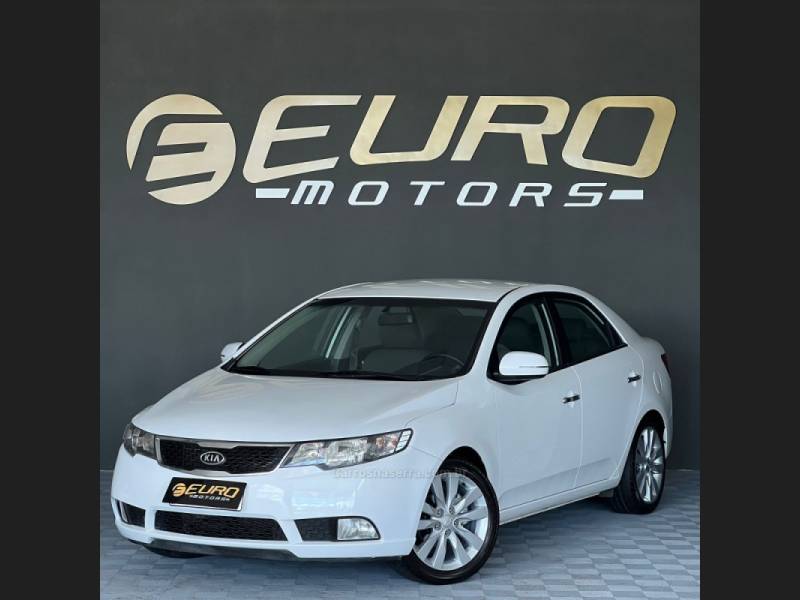 KIA MOTORS - CERATO - 2011/2011 - Branca - R$ 52.900,00