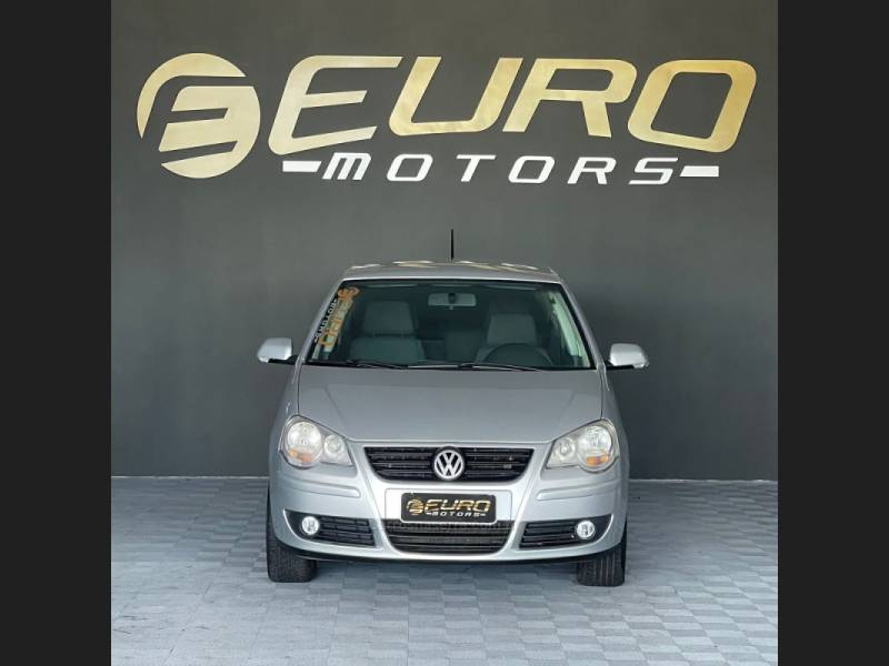 VOLKSWAGEN - POLO - 2011/2011 - Prata - R$ 38.900,00
