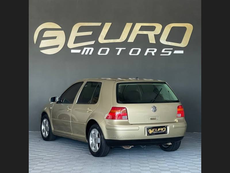 VOLKSWAGEN - GOLF - 2001/2001 - Dourada - Sob Consulta