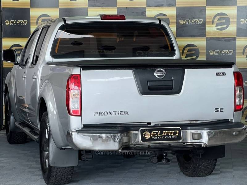NISSAN - FRONTIER - 2008/2009 - Prata - R$ 77.900,00