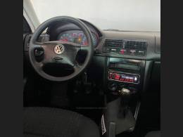 VOLKSWAGEN - GOLF - 2001/2001 - Dourada - Sob Consulta