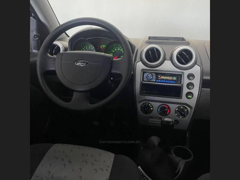 FORD - FIESTA - 2010/2010 - Branca - R$ 28.900,00