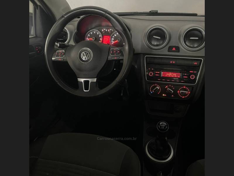 VOLKSWAGEN - SAVEIRO - 2014/2015 - Branca - R$ 69.900,00