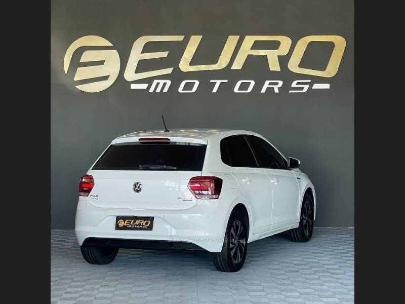 VOLKSWAGEN - POLO - 2018/2019 - Branca - R$ 82.900,00