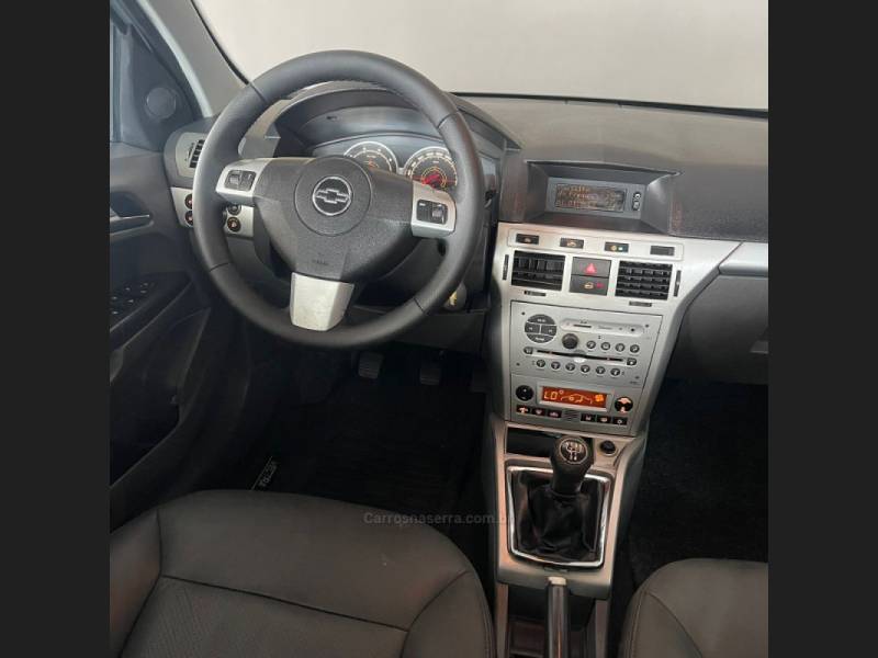 CHEVROLET - VECTRA - 2009/2010 - Prata - R$ 41.900,00
