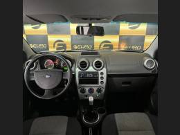 FORD - FIESTA - 2013/2013 - Branca - R$ 34.900,00