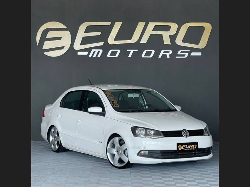 VOLKSWAGEN - VOYAGE - 2013/2014 - Branca - R$ 43.900,00