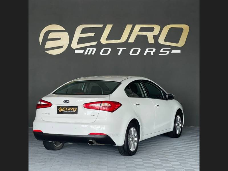KIA MOTORS - CERATO - 2014/2014 - Branca - R$ 68.900,00